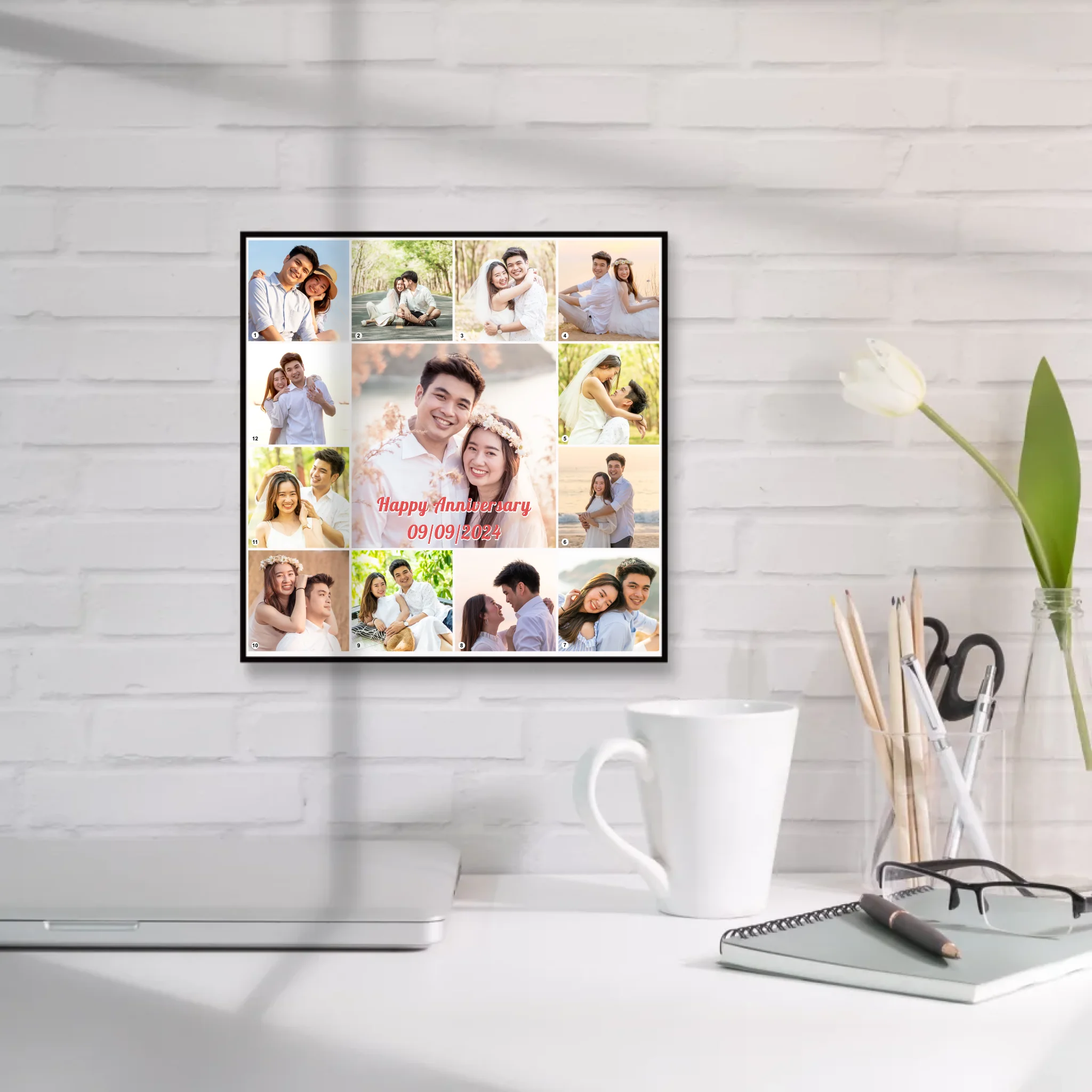 กรอยลอยแขวนบนผนังในห้องทำงาน