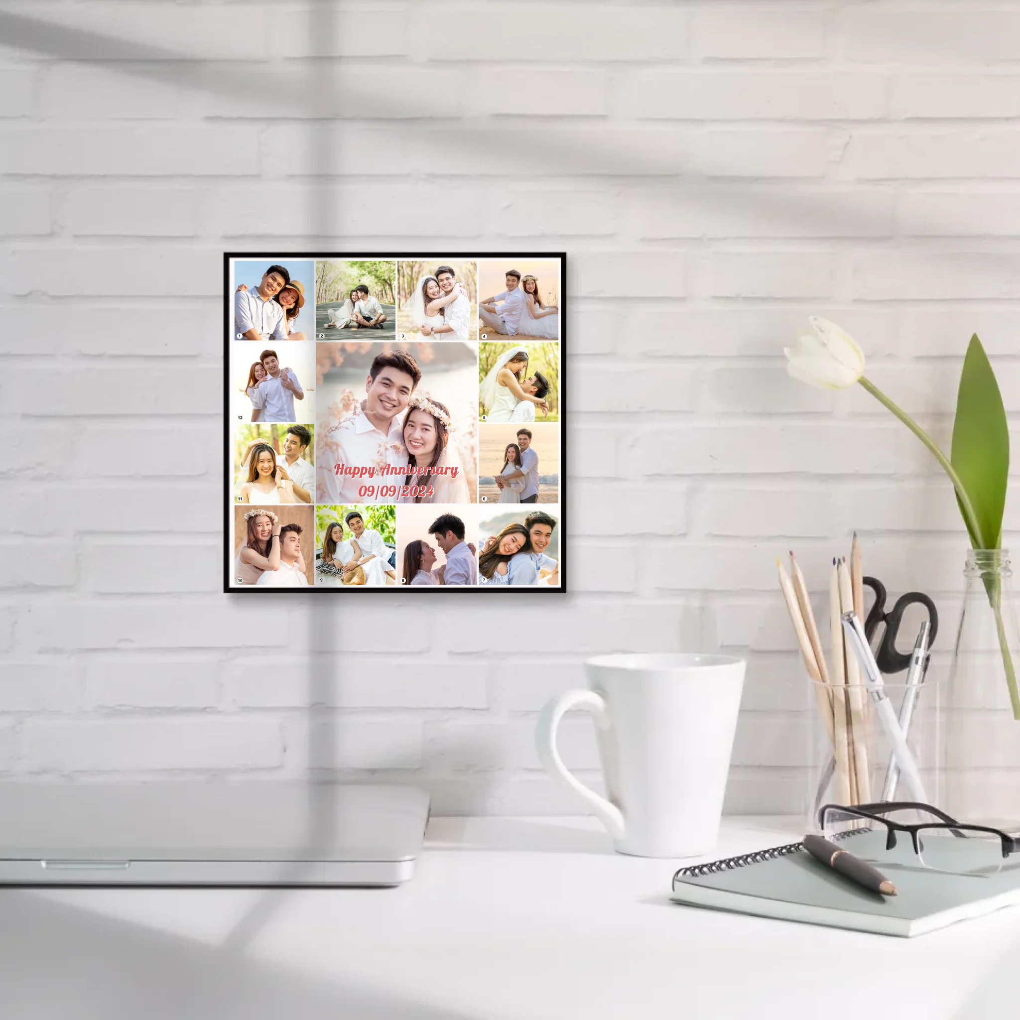 กรอยลอยแขวนบนผนังในห้องทำงาน