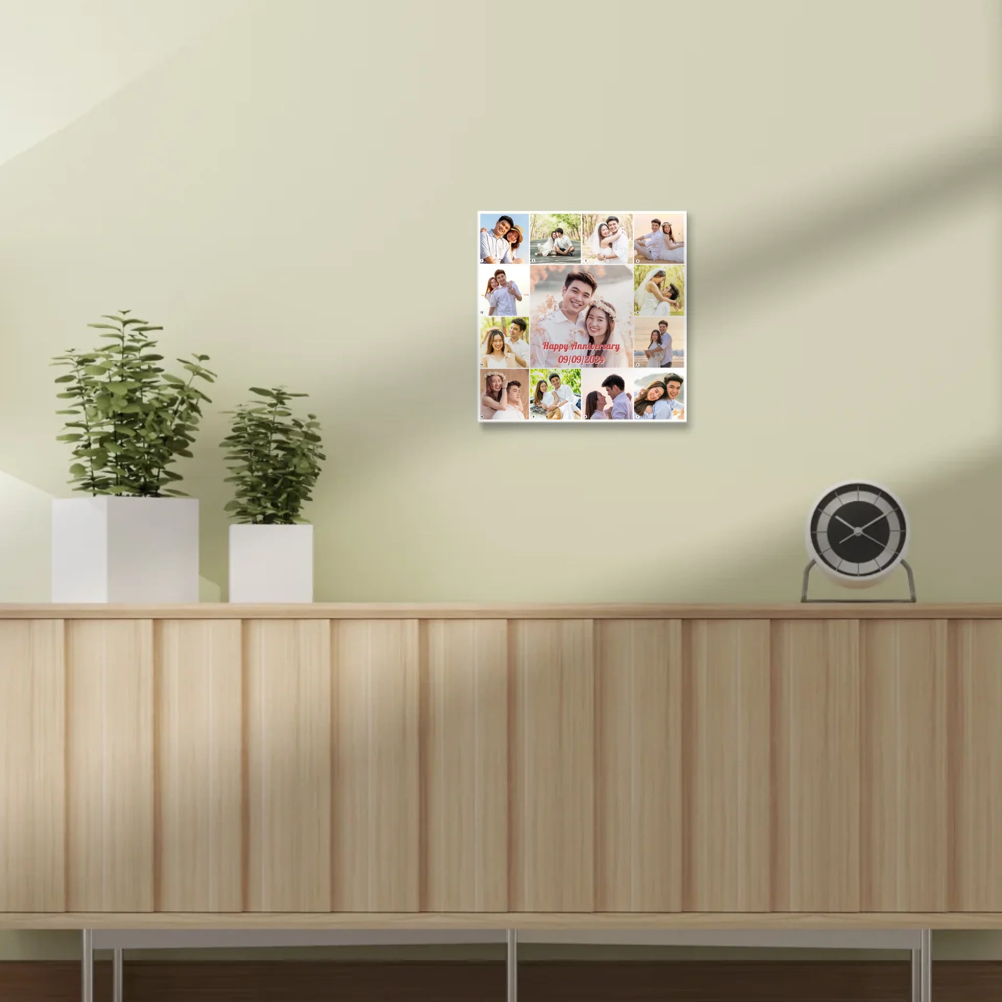 กรอยลอยแขวนบนผนังในบ้าน