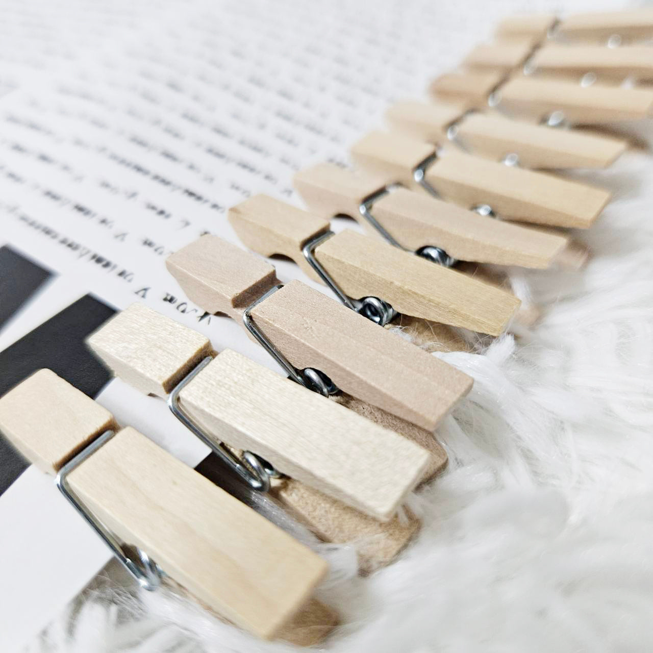 ไม้หนีบสีธรรมชาติ 50 ตัว + แถมฟรี! เชือกปอยาว 5 เมตร