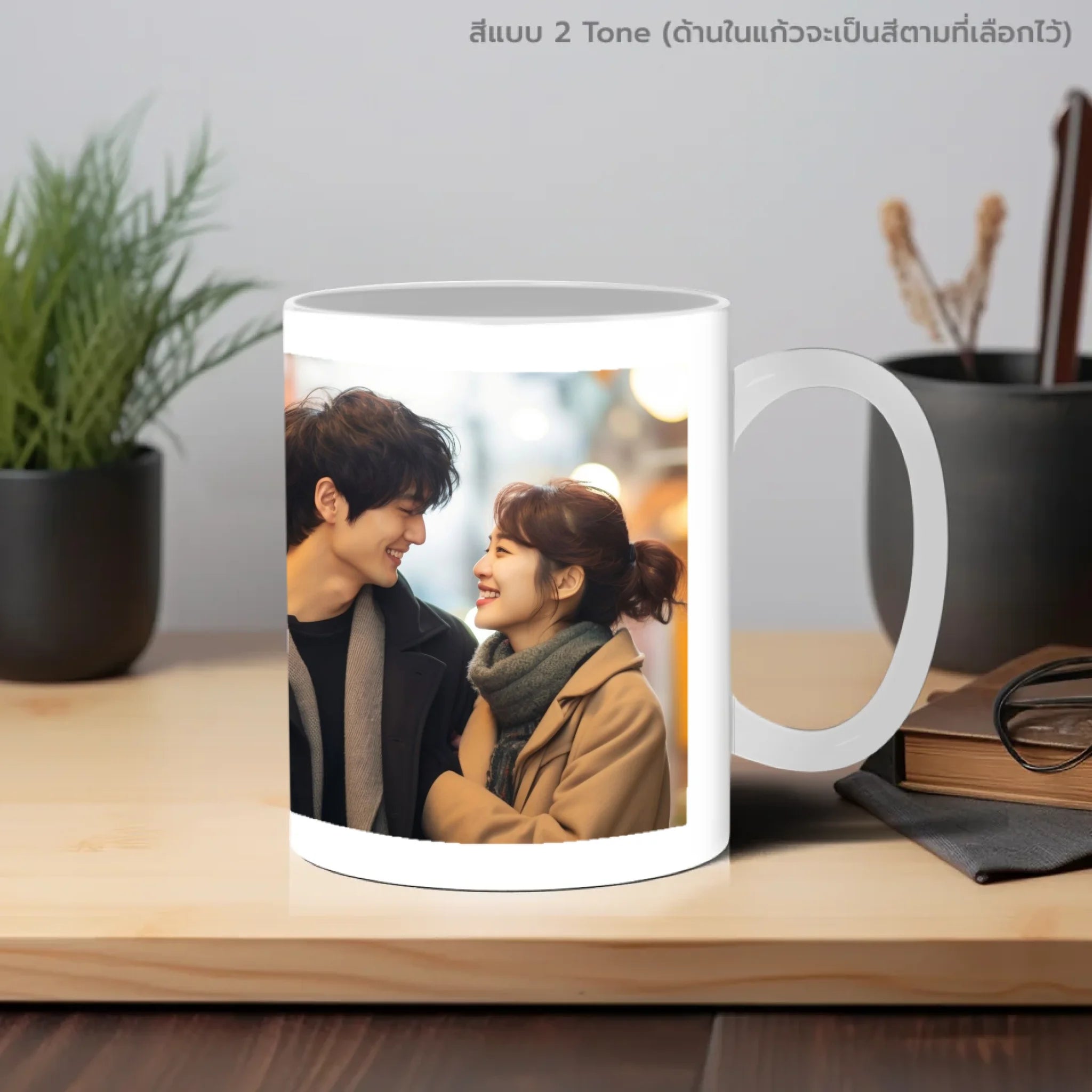 แก้วกาแฟ วางบนโต๊ะทำงาน