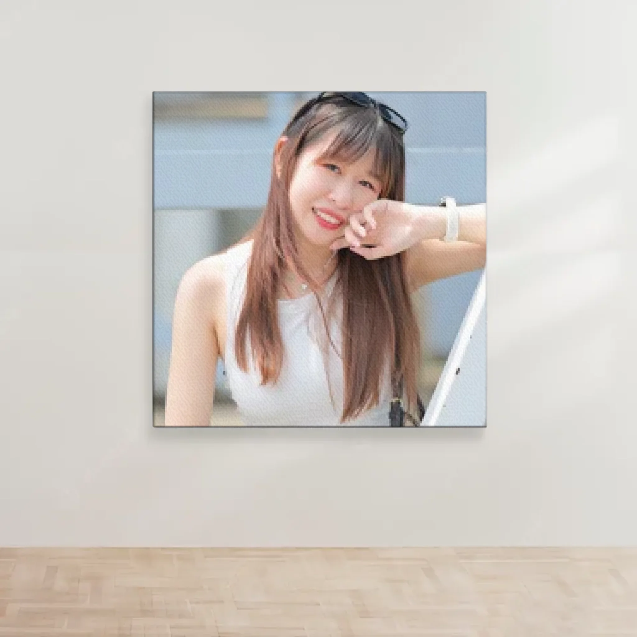 ภาพพิมพ์แคนวาส แขวนอยู่บนผนังสีขาว
