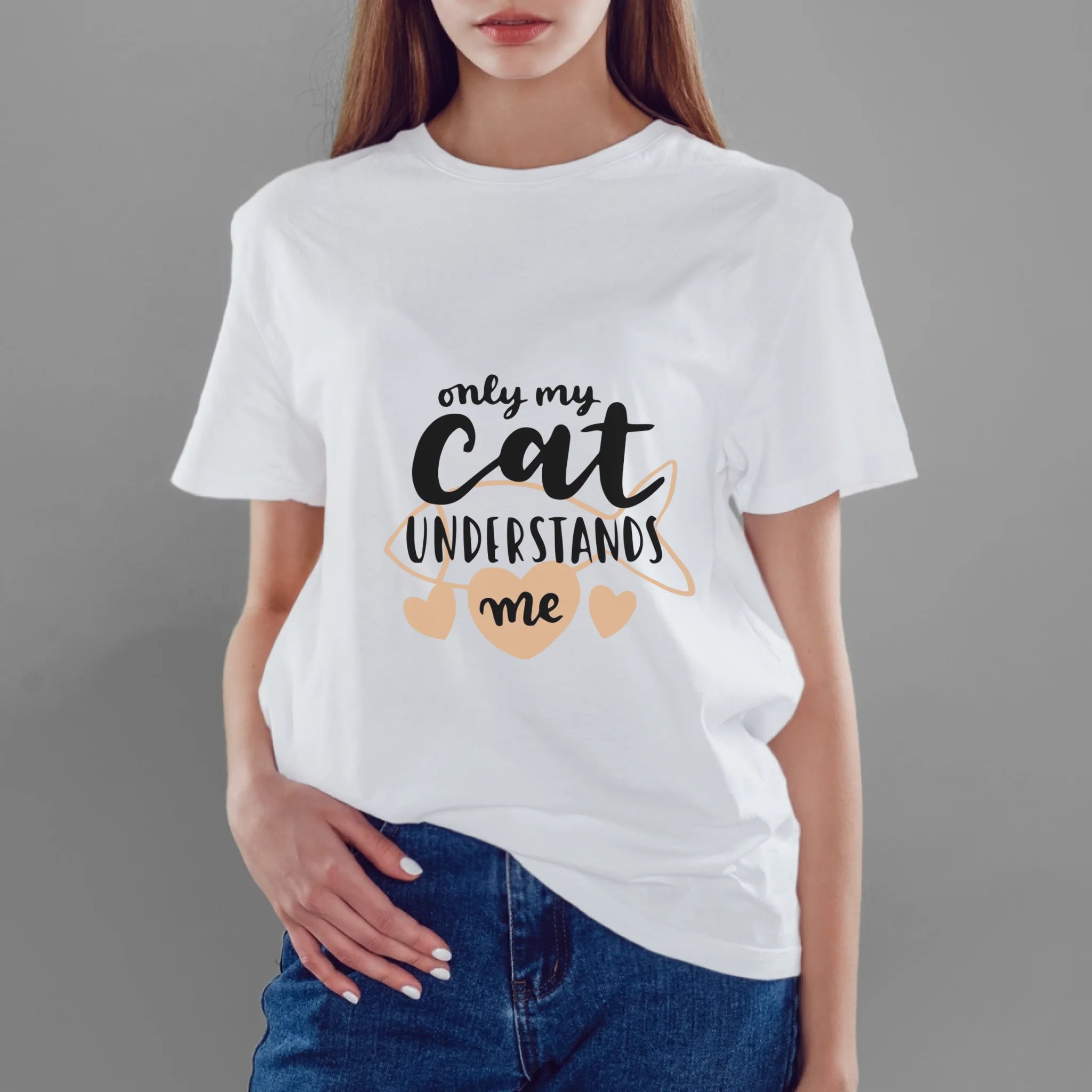 ผู้หญิงใส่เสื้อยืด กางเกงยีนส์ 