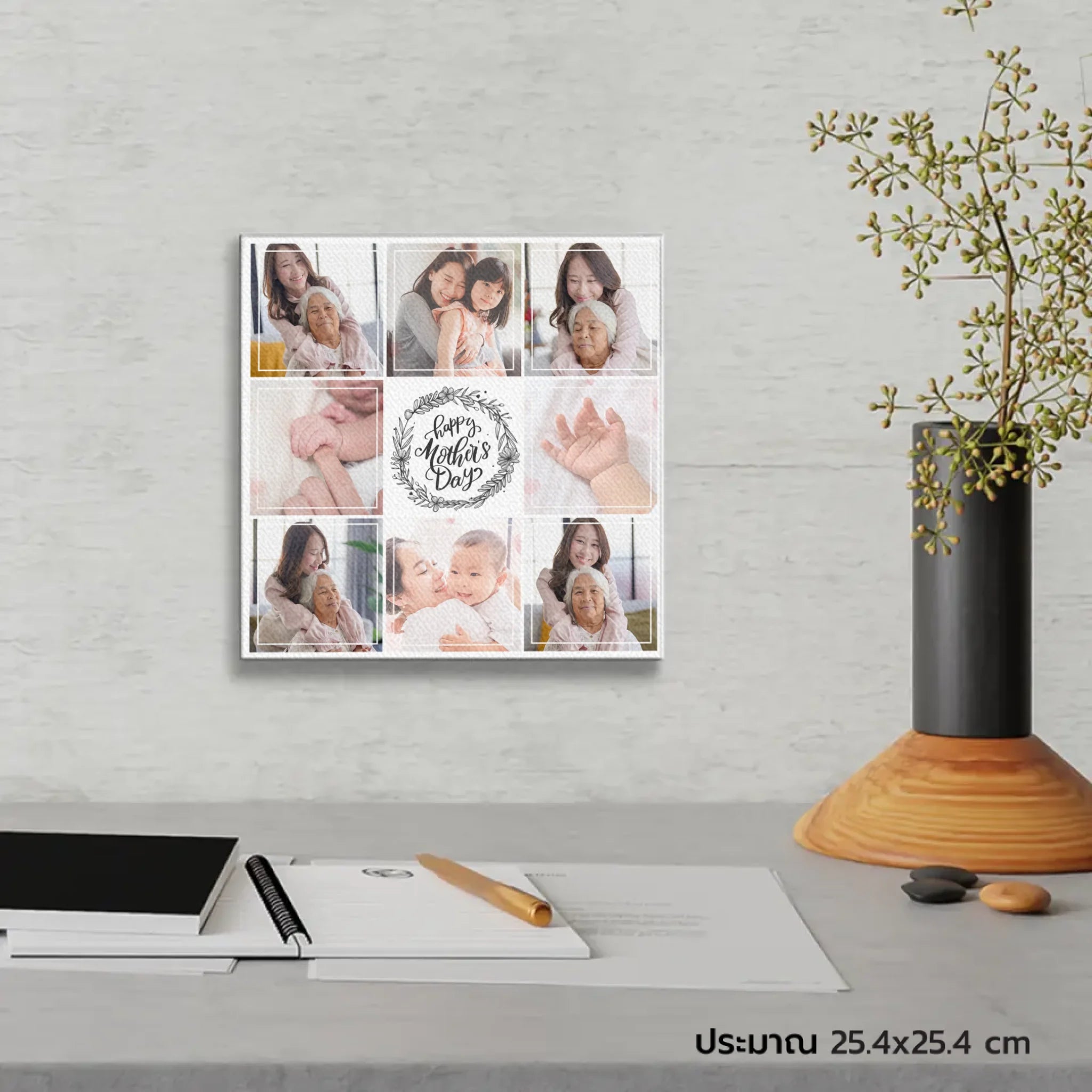 ภาพพิมพ์แคนวาส แขวนอยู่บนโต๊ะทำงาน