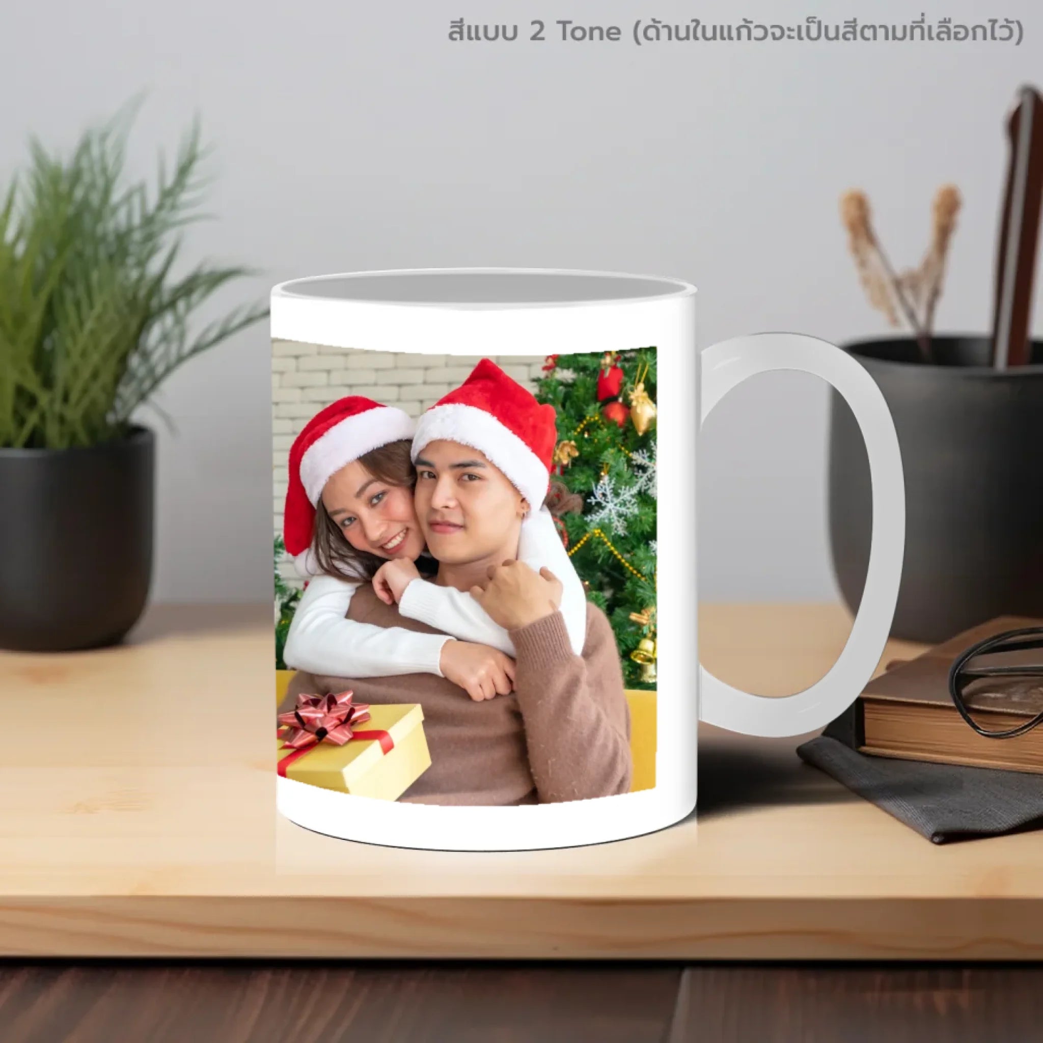 แก้วกาแฟ วางบนโต๊ะทำงาน