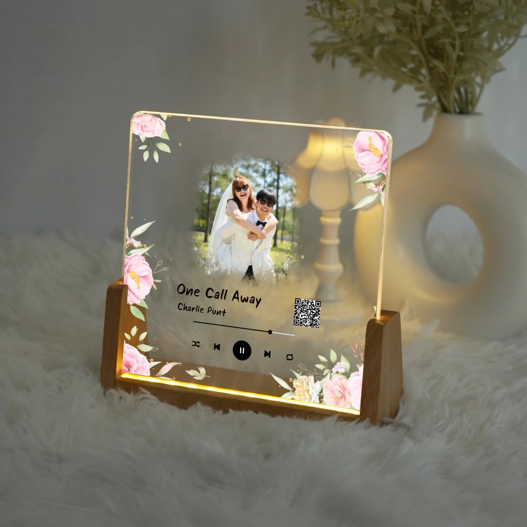 โคมไฟอะคริลิก พิมพ์ UV คุณภาพสูง พร้อมฐานตั้งและไฟ LED