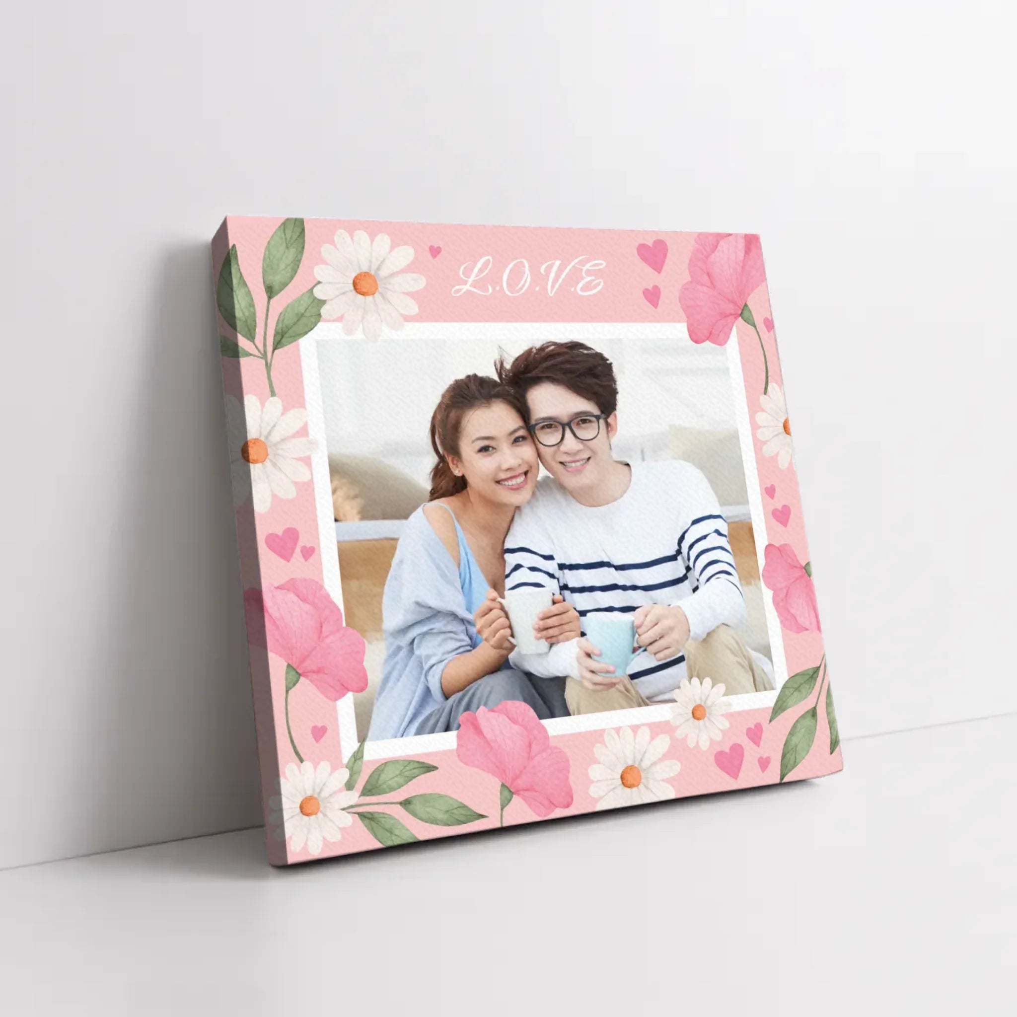 ภาพพิมพ์แคนวาส วางอยู่บนพื้นที่เป็นสีขาว