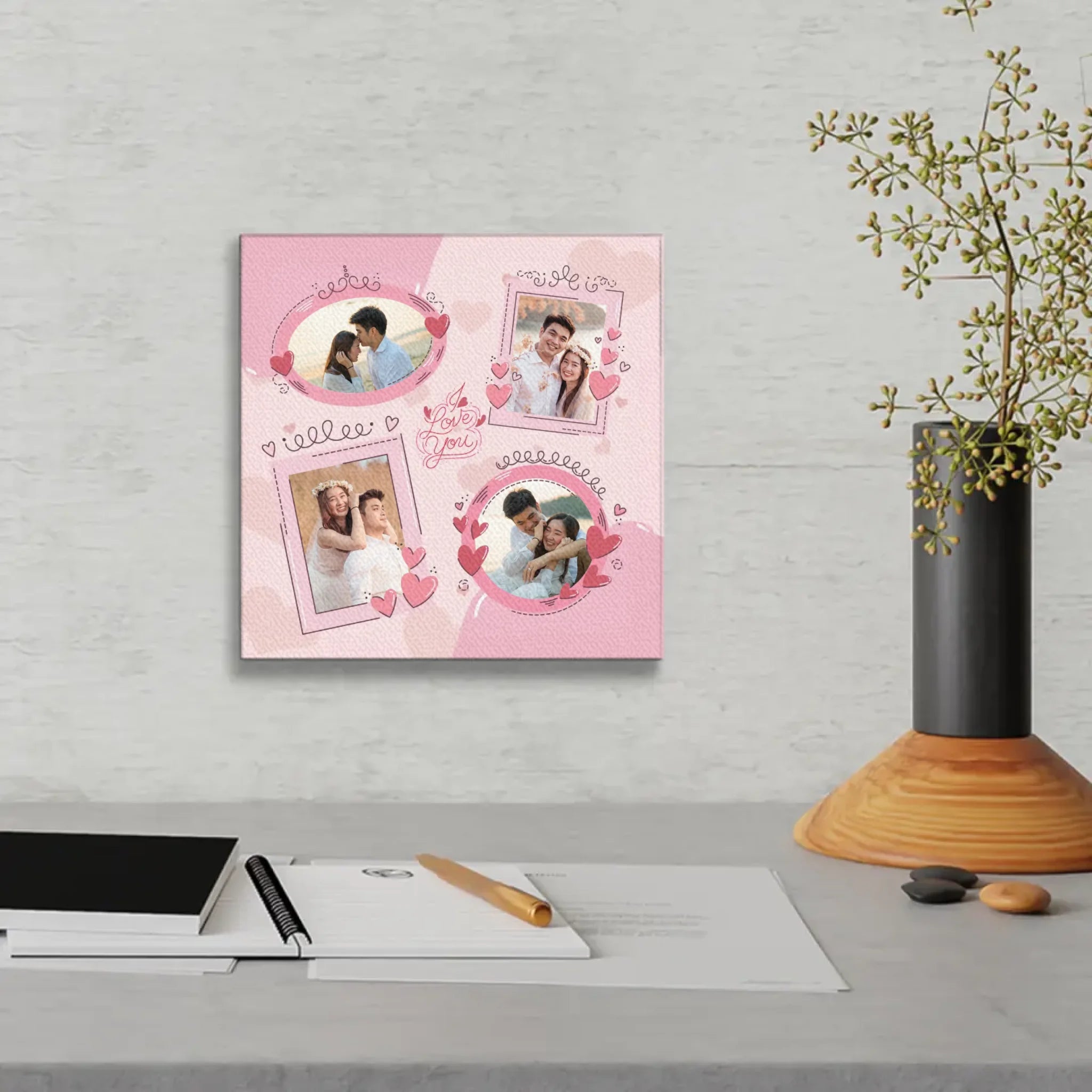 ภาพพิมพ์แคนวาส แขวนอยู่บนโต๊ะทำงาน