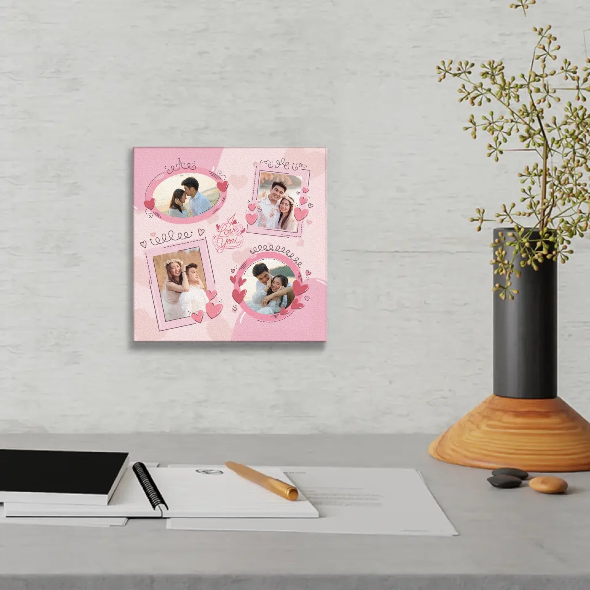 ภาพพิมพ์แคนวาส แขวนอยู่บนโต๊ะทำงาน