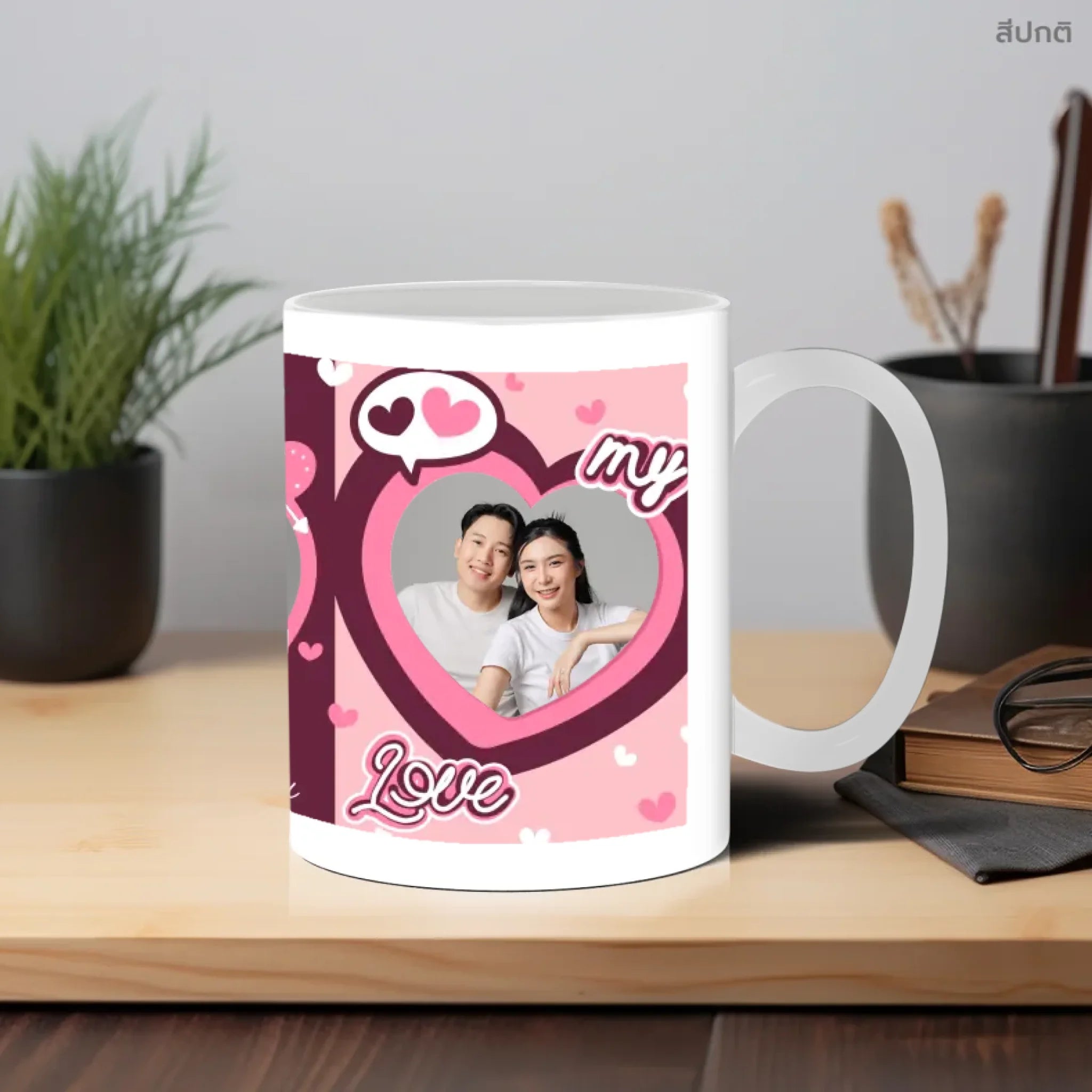 แก้วกาแฟ วางบนโต๊ะทำงาน