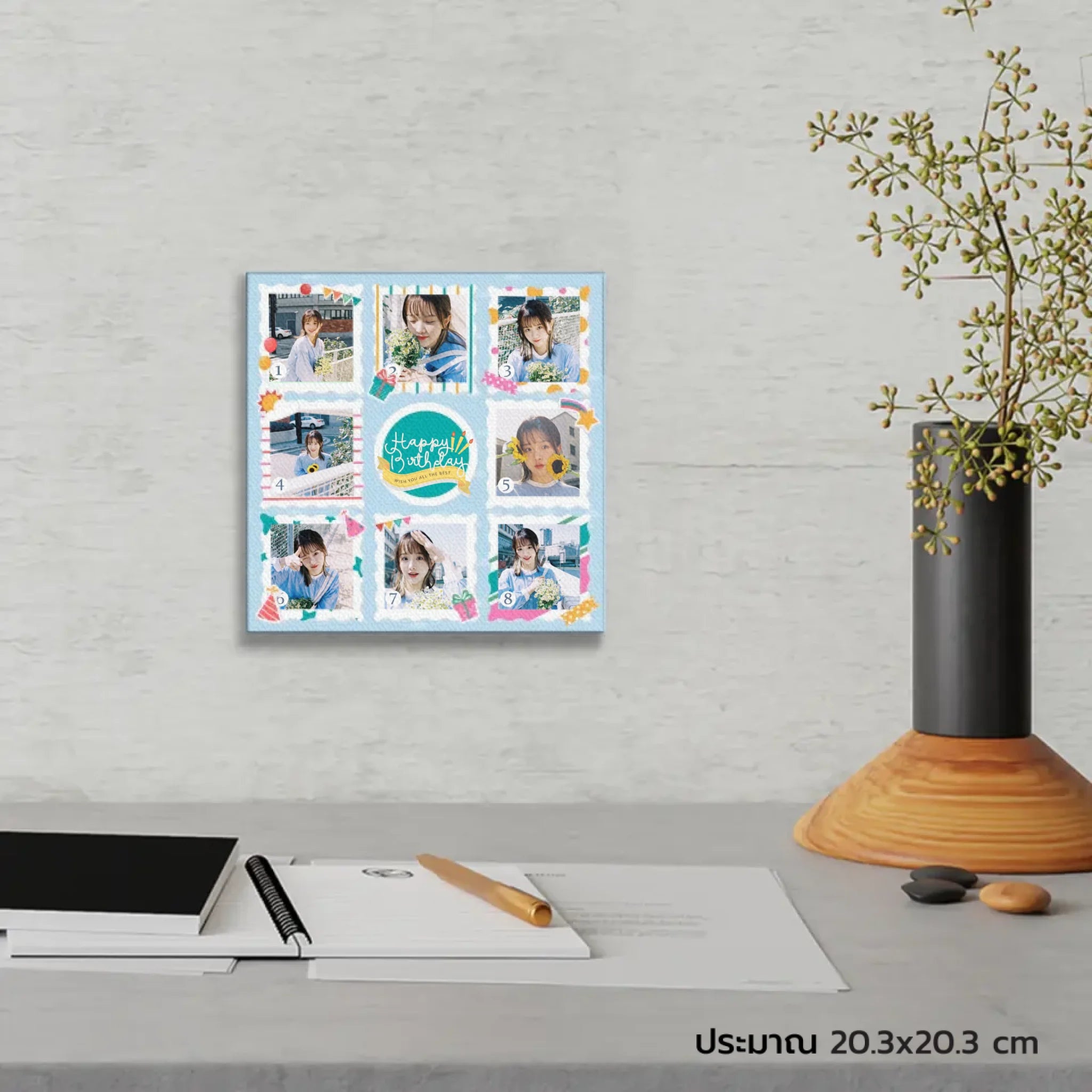 ภาพพิมพ์แคนวาส แขวนอยู่บนโต๊ะทำงาน