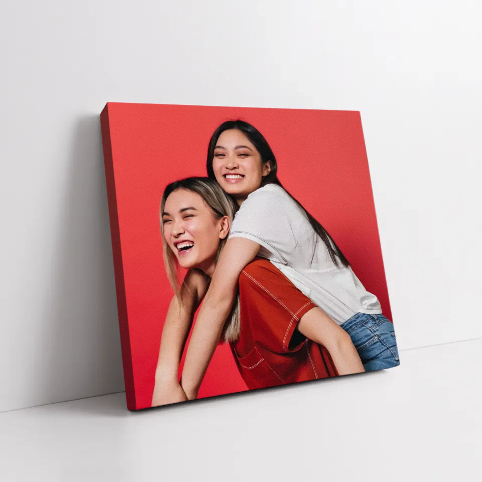 ภาพพิมพ์แคนวาส วางอยู่บนพื้นที่เป็นสีขาว