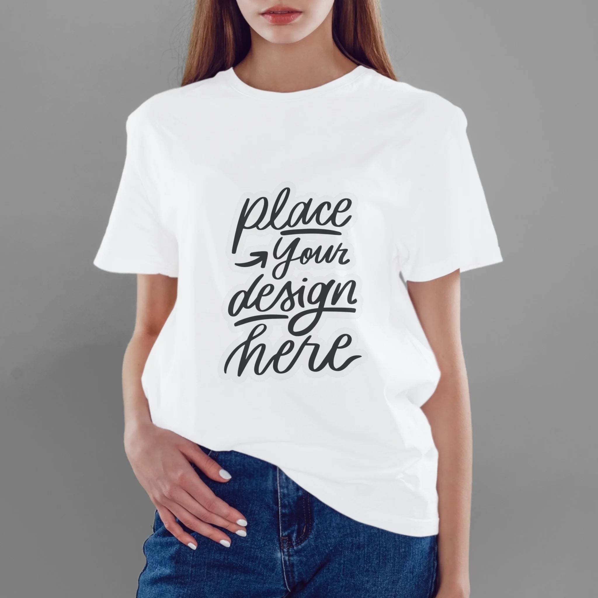 ผู้หญิงใส่เสื้อยืด กางเกงยีนส์ 