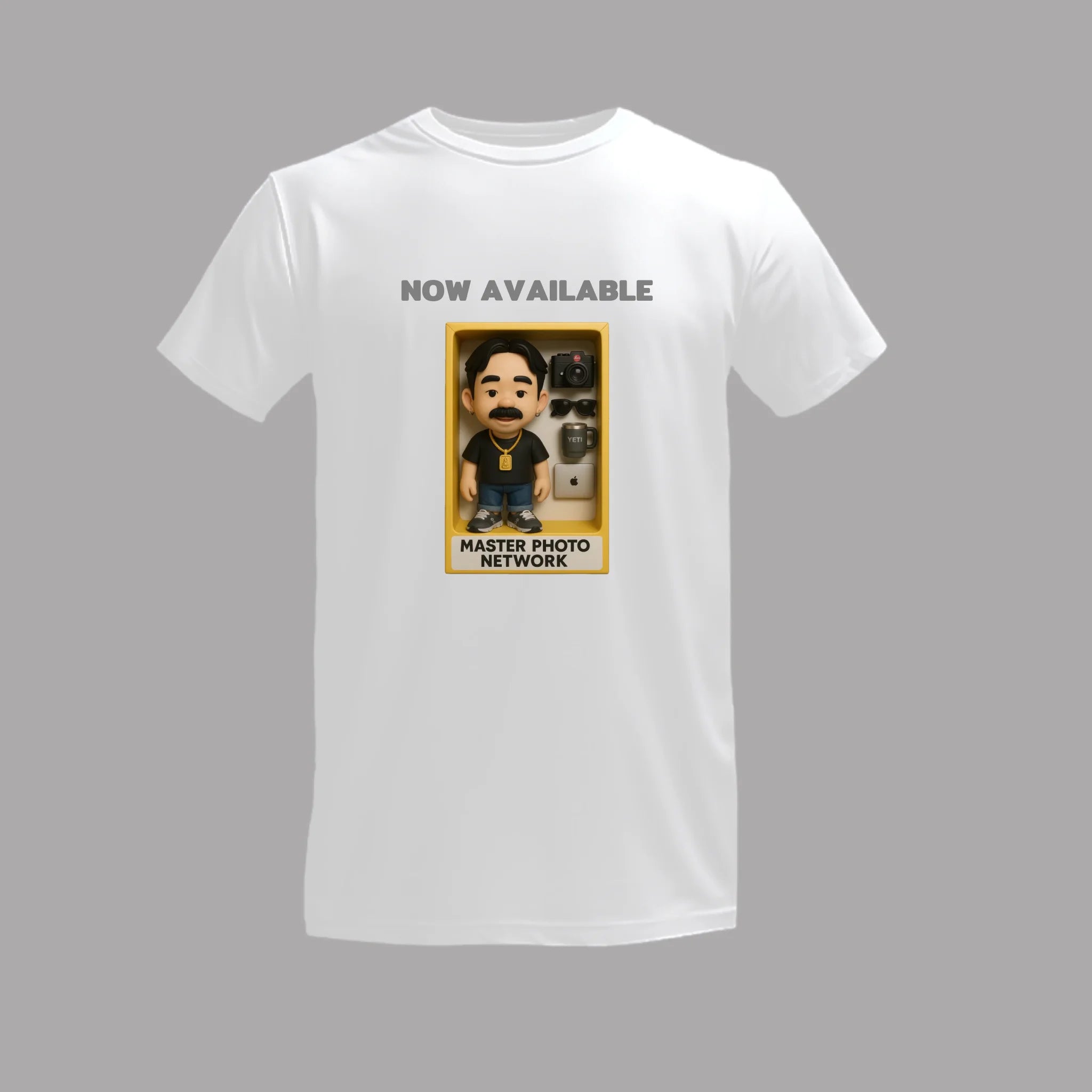 เสื้อยืดพิมพ์ลาย บนพื้นสีขาว