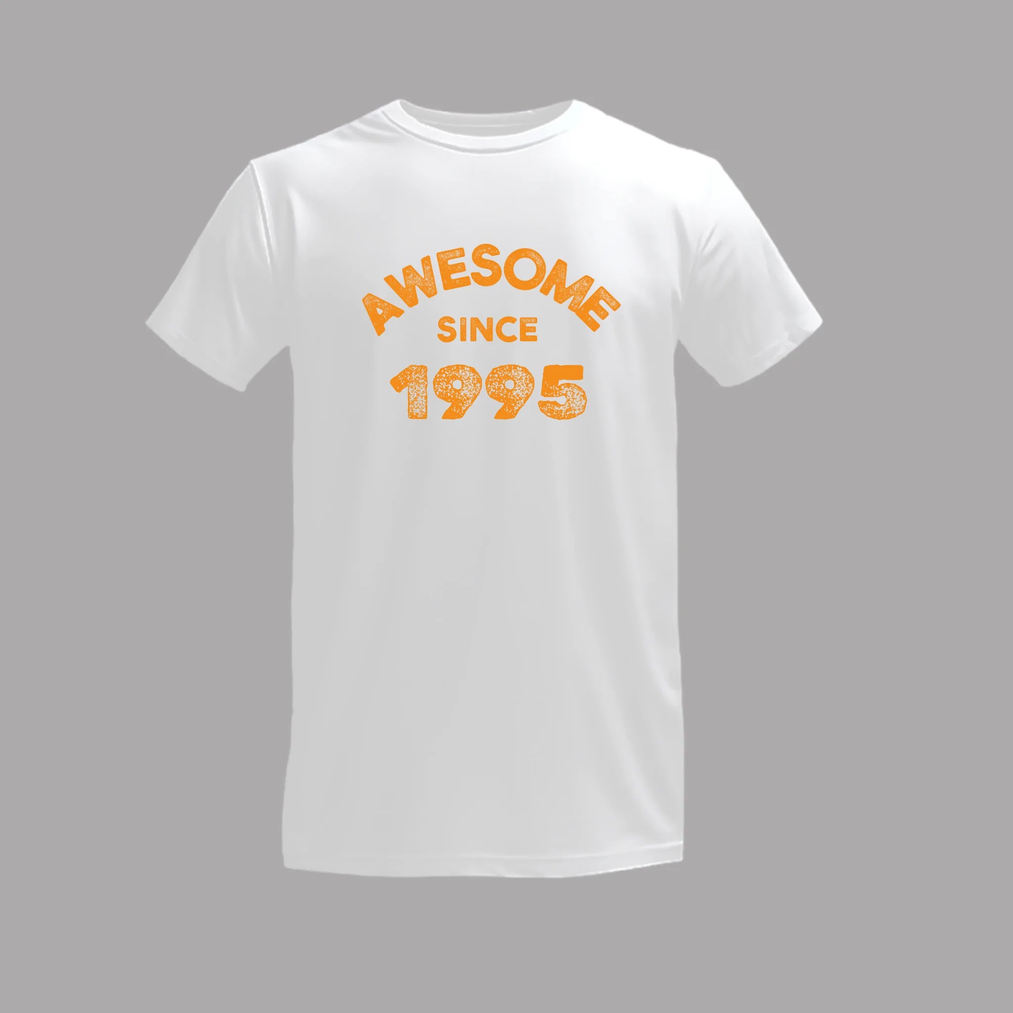 เสื้อยืดพิมพ์ลาย บนพื้นสีขาว