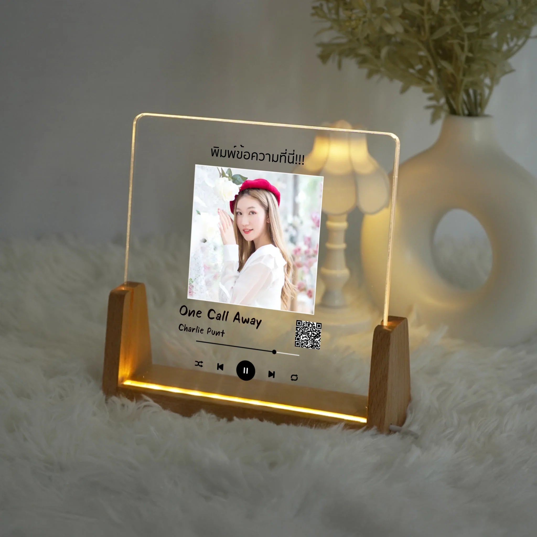 โคมไฟอะคริลิก พิมพ์ UV คุณภาพสูง พร้อมฐานตั้งและไฟ LED
