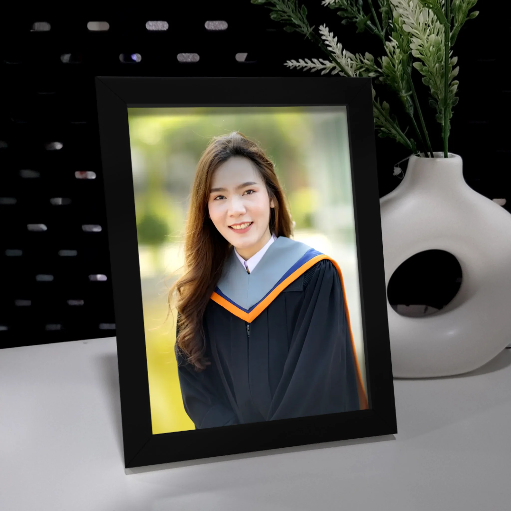 กรอบโมเดิร์น วัสดุทนทาน ดีไซน์มินิมอล เข้าได้กับทุกสไตล์การตกแต่งบ้าน